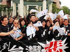 綠營抗議  批總統跳票