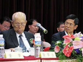 正新股東會 羅結親自出席