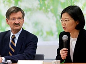小英見德議員 重申非核家園 