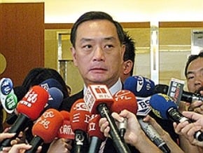 嚴凱泰：電動車試營運還要時間