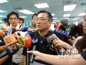 洪智坤：願出戰艱困選區