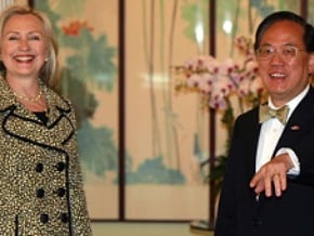 希拉蕊訪問香港主打經濟牌