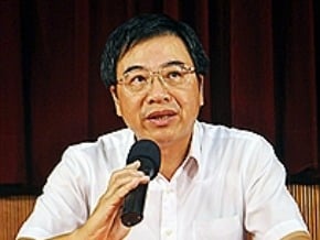 陳菊宜蘭摔傷腰椎 送高醫治療