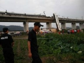 追撞事故調查組 陸鐵道部出局 