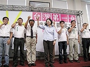 英嘉配屏東人 小英盼鄉親相挺