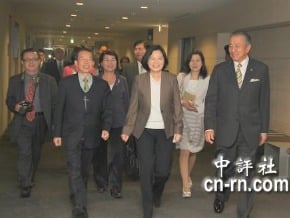 馮寄台陪同蔡英文　拜會日華懇談會