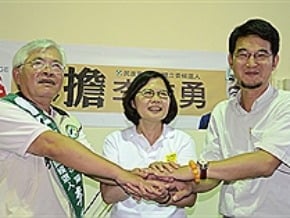 小英：傳產在地出發 走向國際