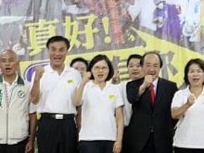 中常會移師彰化 蔡英文：我們繼續向北行 
