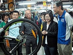 蔡：傳統產業合作求生存 盼政黨合作 14日參訪台中捷安特