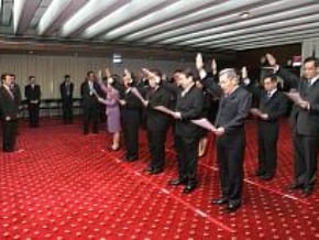 外長感性脫稿 勉駐外館長慎獨