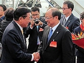 江丙坤抵天津 鄭立中接機