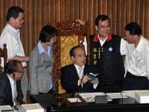 與院長敲選舉行程