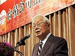 張忠謀：明年半導體產值微增
