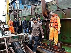 陸船盜砂4天2起 海巡全逮  