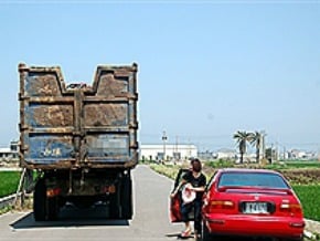 重劃區易車禍 議員盼禁行大車