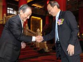 郁慕明出席法藍瓷發布會