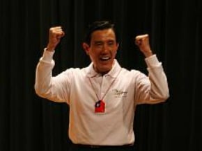 防奧步 總統籲選民再給4年