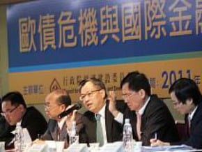 外銀：明年首季落底機率高