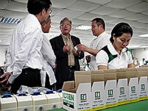吳英毅參觀旅菲台商工廠