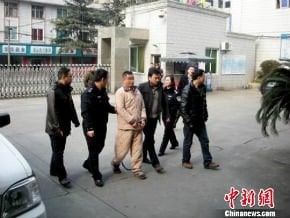 成都警方 擊斃一持槍拒捕逃犯
