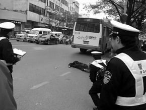 老人被公車輾死 冷漠乘客不願作證人
