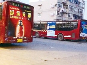 母救女不成 雙雙卡車輪底