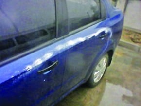停車糾紛 車輛遭噴漆洩憤