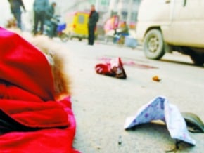 慘烈車禍 子趴母親遺體上痛哭