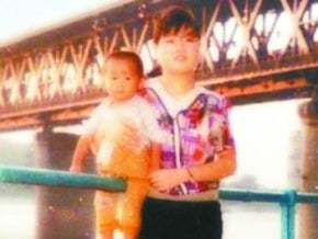 狠心前夫二千元賣子  婦女尋子17年