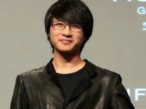 韓寒論敏感話題 230萬人點閱