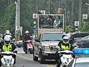 蘇嘉全南投旋風掃街稱至少可打平