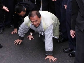 扁奔喪 祭文談坐牢：背台灣十字架
