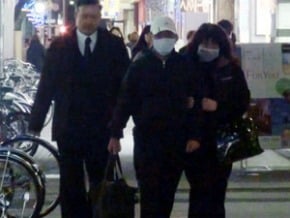 張志揚遺體火化 父提骨灰悲慟