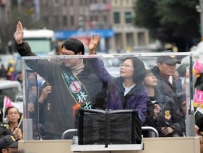 13日基隆掃街 蔡提出當選後五大承諾 拒回應包道格說法