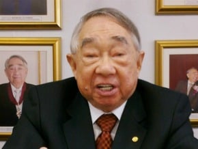張榮發：身後名下財產捐公益