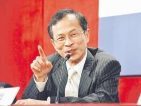 香港立法會主席曾鈺成：認真考慮參選特首