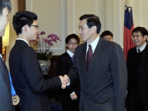 總統舉林書豪為例 盼學子運動