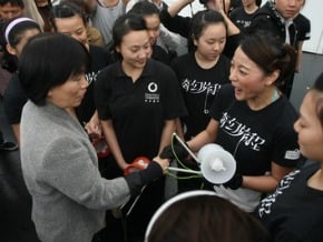 紓解定目劇困境 龍應台承諾助行銷