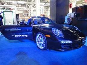 連結平板電腦　保時捷概念車登場