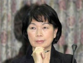 首次備詢 龍應台：文化部不是康樂部