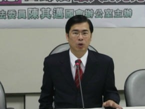 綠委緊追疫情案 促查許天來