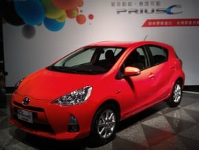 台灣唯一百萬元以內的進口油電車Prius c