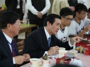 總統：十二年國教不能再蹉跎