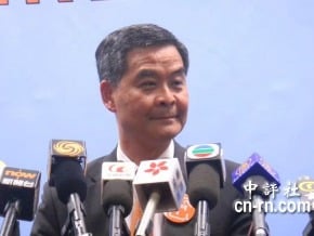 梁振英今日啟程赴京　料明日接受任命