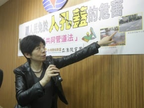 人孔蓋多危及安全 台聯提修法