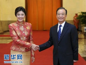 溫家寶會見泰國總理盈拉　兩國關係全面提升