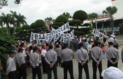 反屏東殯葬專區 居民再抗議