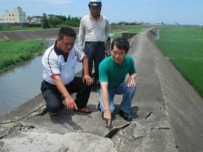 堤防土方淘空 民代要求補強
