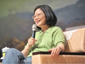 蔡英文鼓勵大學生 為社會發聲