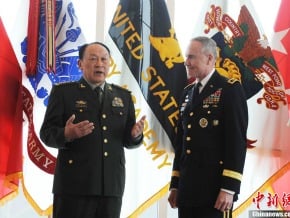 梁光烈重訪西點軍校 贈《孫子兵法》